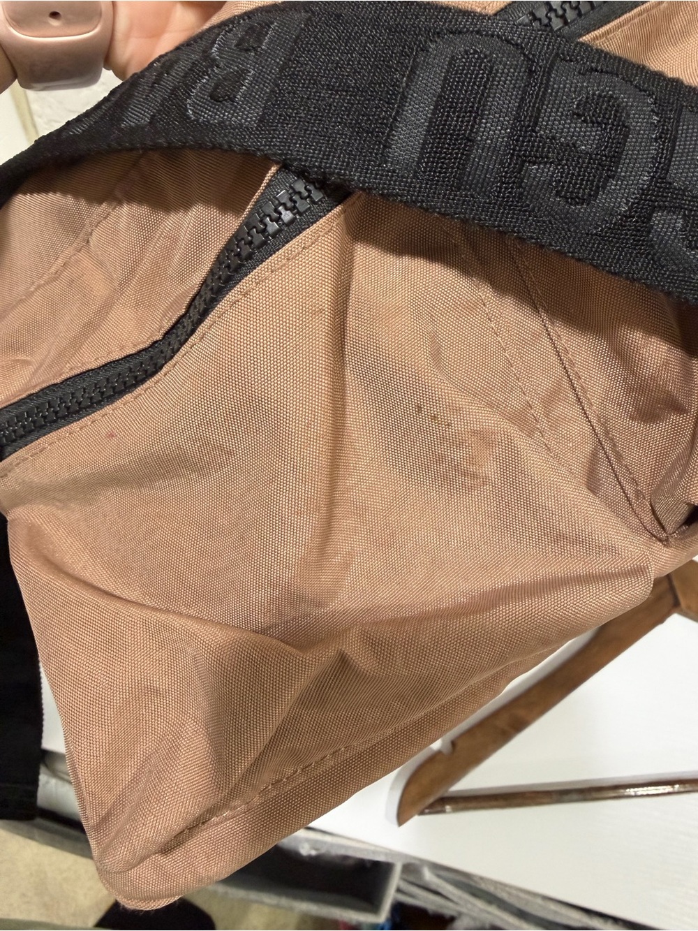 BAGGU MEDIUM CARGO CROSSBODY - CACOA - Picture 5 of 14
